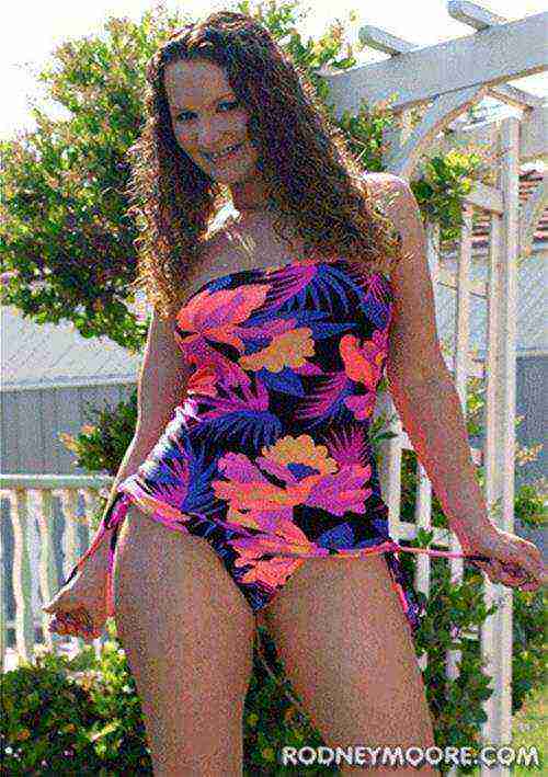 [18+] Holly Day