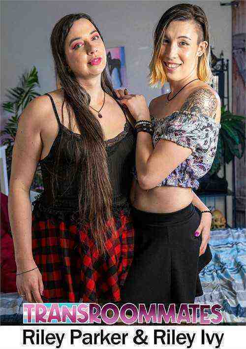 [18+] Riley Parker Finds Trans Hookup At Her New Job
