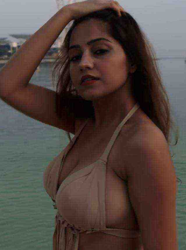 Beach Bum (2019) Simran Kaur