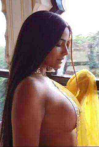 Poonam Pandey – Bedtime Stories Episode 1)